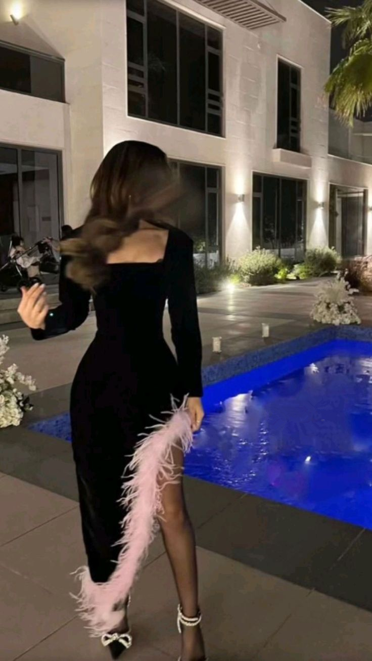 Black Long Sleeves Velvet Long Party Dress Birthday Outfits with Feathers MD7508