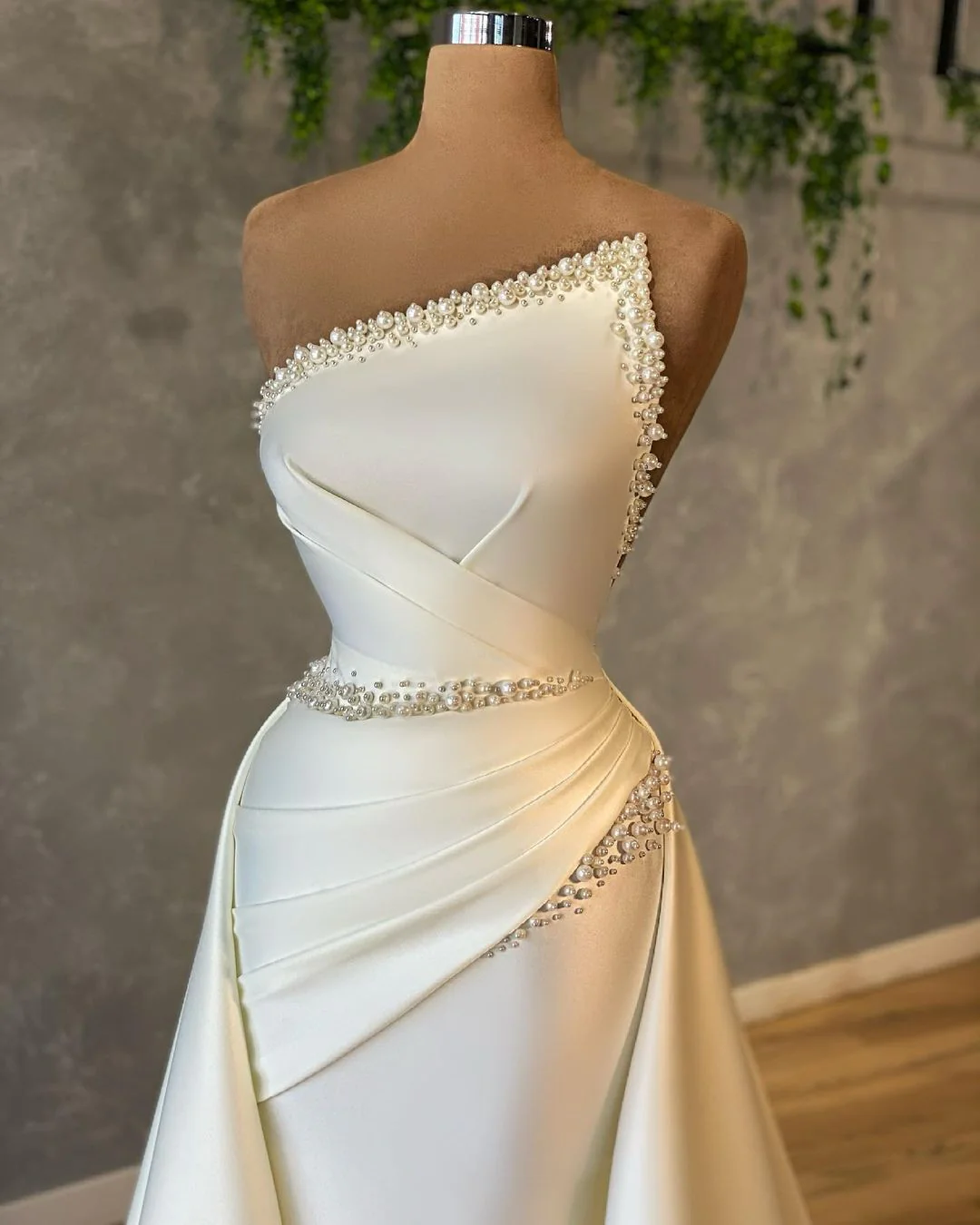 Graceful Ivory Satin Strapless Pleats With Pearls A-line Evening Gowns Prom Dresses M5898