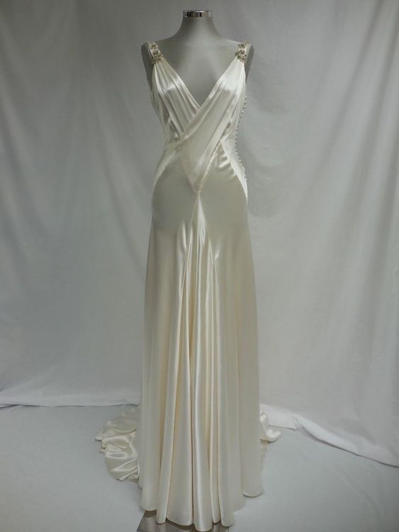 Elegant V Neck A-Line Satin Vintage Long Prom Dress Formal Evening Gown MD7836